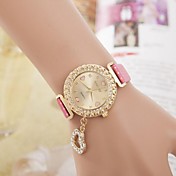 La montre de mode de diamants pendentif coeur de quartz des femmes (couleurs assorties)