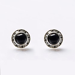 Femme Perle Boucles d'oreille Clou dames Luxe Perle Cristal Imitation de perle Des boucles d'oreilles Bijoux Blanc / Noir Pour Mariage Soirée Quotidien Décontracté Sports / Imitation Diamant / Strass