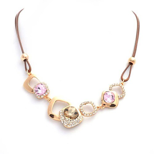 Корейский нерегулярно Розовый кристалл Ожерелье Sweet Женщины короткую веревку ожерелья