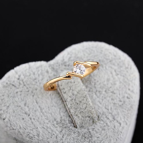 Women's New Fashion 18K Gold Plated Concise Generous Round Zircon Ring