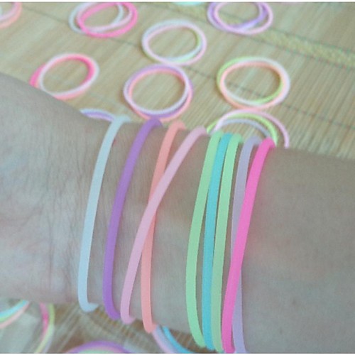 (3PC) Beautiful Fashion Fluorescent Color Can Stretch Silicone Bracelet (Color Random)