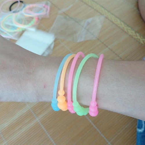 (3PC) Beautiful Fashion Fluorescent Color Can Stretch Silicone Bracelet (Color Random)