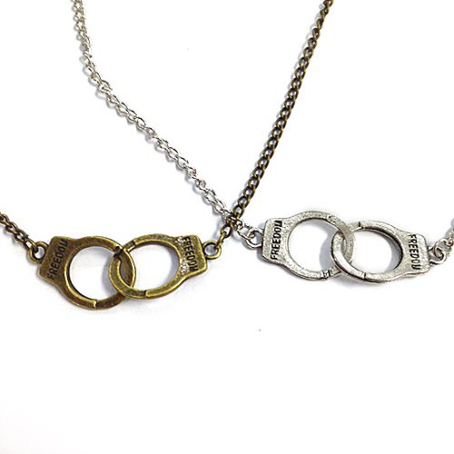 старинные наручники сплава формы кулон ожерелье (1 шт)