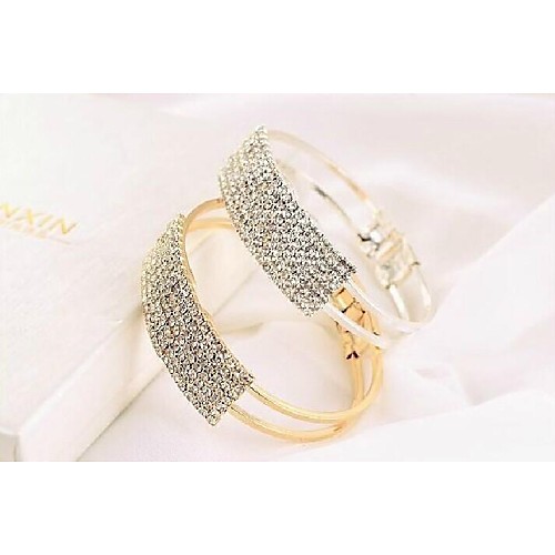 Love Is Your Elegant Temperament All Over The Sky Star Diamond Bracelet