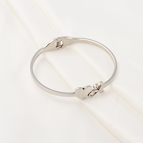 Fashion Simple Heart Shape 316L Stainless Steel Bangle