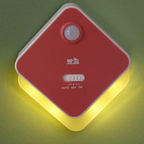 xuanpin 4LED желтый / белый свет человека индукции тела лампу (красный)
