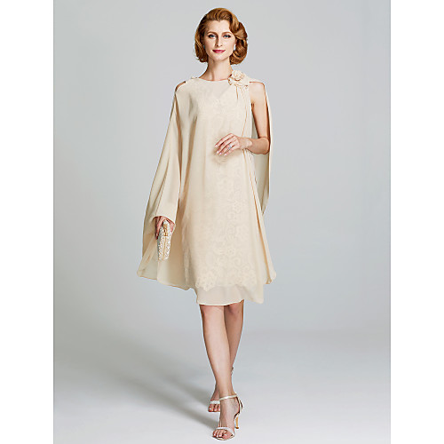 Sheath / Column V Neck Knee Length All Over Lace Mother of the Bride Dress with Appliques / Pleats by LAN TING BRIDE
Sheath / Column V Neck Knee Length All Over Lace Mother of the Bride Dress with Appliques / Pleats by LAN TING BRIDE