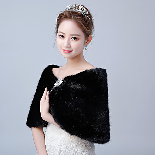 Sleeveless Faux Fur Wedding / Party / Evening Women's Wrap With Rhinestone / Buckle Capelets
Sleeveless Faux Fur Wedding / Party / Evening Women's Wrap With Rhinestone / Buckle Capelets