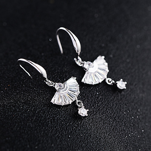 Women's Silver Cubic Zirconia Hoop Earrings S925 Sterling Silver Earrings Jewelry Gold / Silver For Wedding Party 1 Pair
Women's Silver Cubic Zirconia Hoop Earrings S925 Sterling Silver Earrings Jewelry Gold / Silver For Wedding Party 1 Pair
