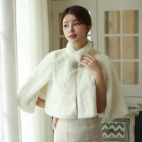 Sleeveless Faux Fur Wedding / Party / Evening Women's Wrap With Split Joint / Crystals / Rhinestones Capes
Sleeveless Faux Fur Wedding / Party / Evening Women's Wrap With Split Joint / Crystals / Rhinestones Capes