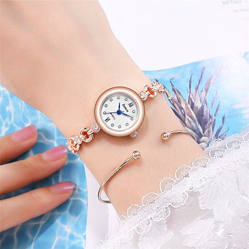 Women's Quartz Watches Synthetic Diamond Luxury Fashion Silver Gold Alloy Chinese Quartz GoldenBlack WhiteGolden black / silver Imitation Diamond 30 m 1 pc Analog Two Years Battery Life
Women's Quartz Watches Synthetic Diamond Luxury Fashion Silver Gold Alloy Chinese Quartz GoldenBlack WhiteGolden black / silver Imitation Diamond 30 m 1 pc Analog Two Years Battery Life